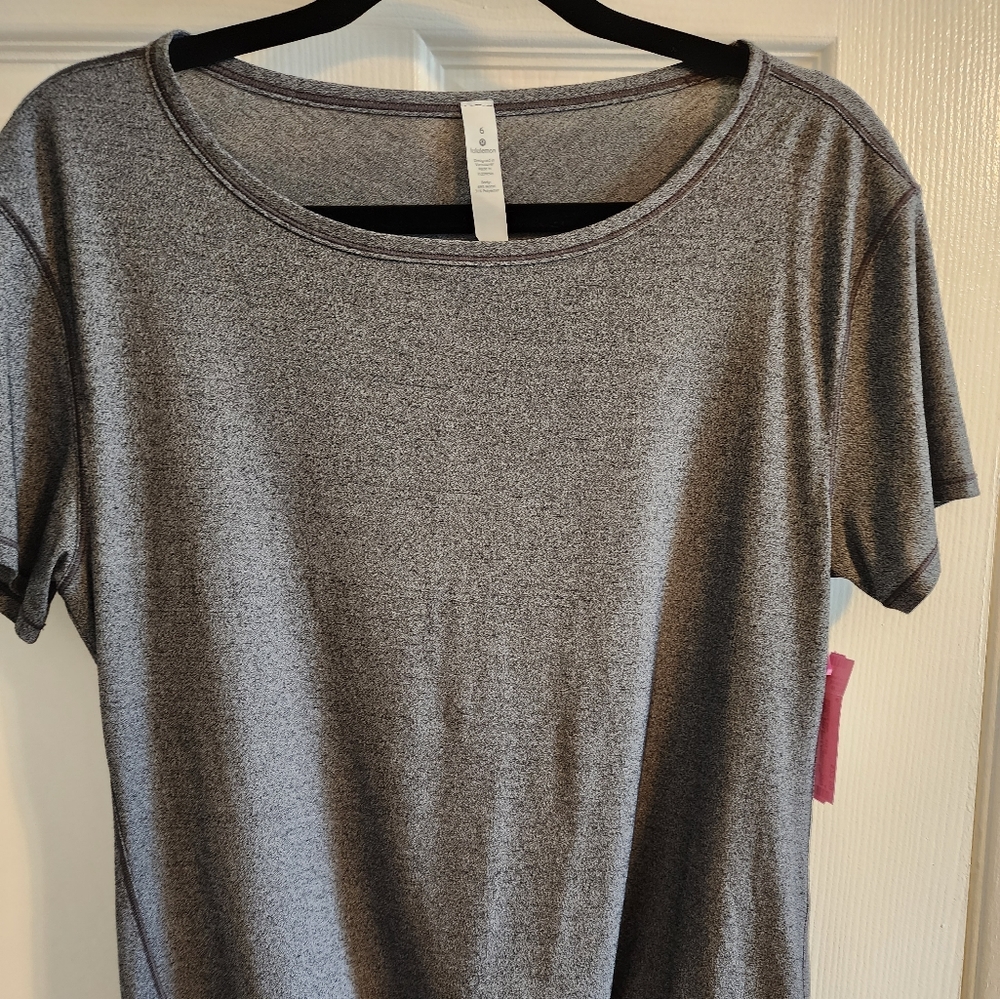 Lululemon size 6 top